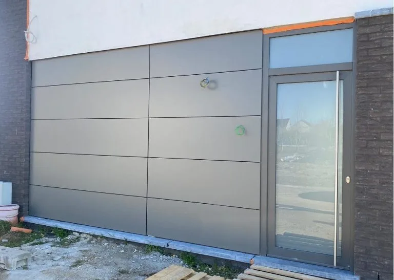porte-garage-bardage-rockpanel-ecaussinnes-948x675